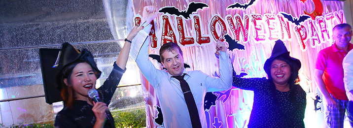11-03-halloweenparty-cover